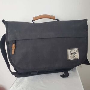 Herschel Supply Company Mill Messenger Bag in Black for Men Lyst Canada